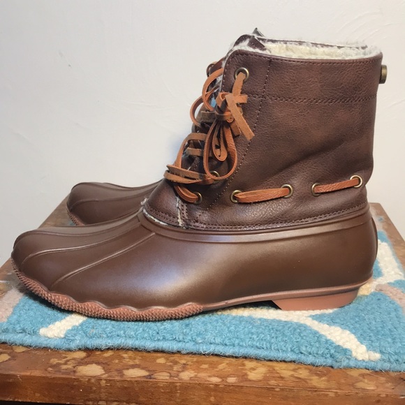 Crown & Ivy Duck Boots - Picture 5 of 9